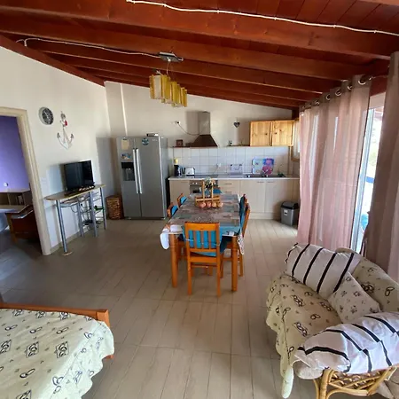 Nikos Meltemi Family Penthouse Daire *