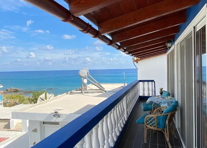 Nikos Meltemi Family Penthouse Daire