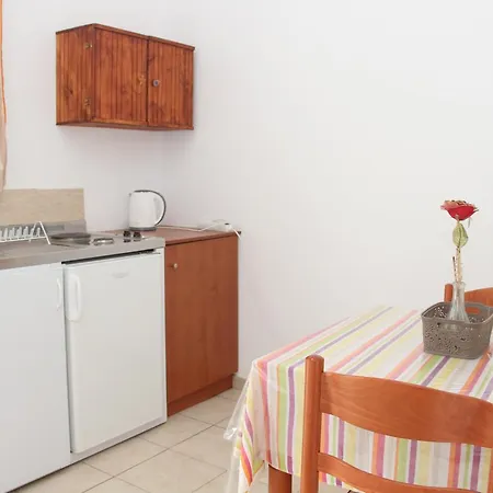 Nikos Meltemi Family Penthouse 아크앤젤로스