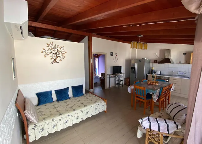 Nikos Meltemi Family Penthouse *