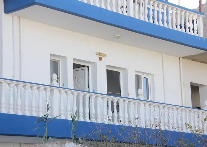 Nikos Meltemi Family Penthouse *